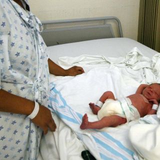 Bebé sobrevive a cuchillada en el estómago y al COVID-19 en Yucatán