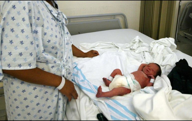 La pequeña Ivana abandonó el hospital en medio de aplausos de los médicos y enfermeras que la atendieron durante más de medio año. EL INFORMADOR/ARCHIVO