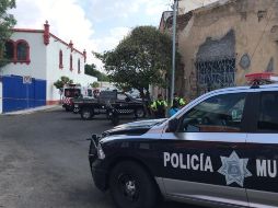 Los cuerpos quedaron a sobre la banqueta. ESPECIAL