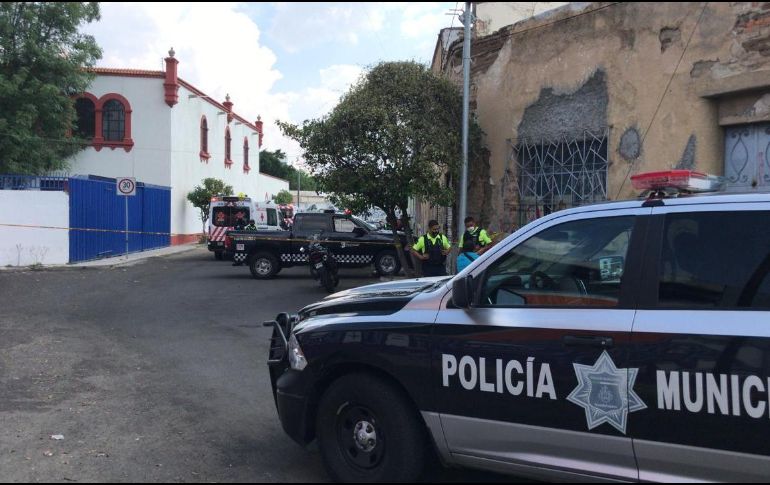 Los cuerpos quedaron a sobre la banqueta. ESPECIAL