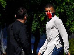 VUELVEN. Jugadores del PSG volvieron para ser sometidos a pruebas del COVID-19 e integrarse a los entrenamientos tras 3 meses de parón. AFP