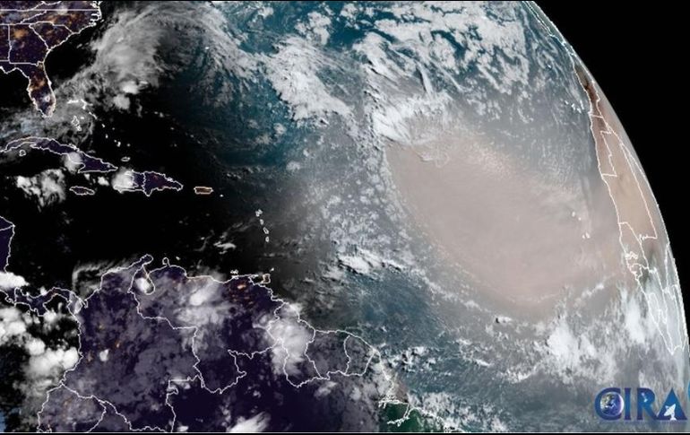 La nube se originó en África hace una semana. NOAA