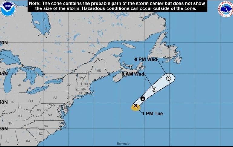 La cuarta tormenta tropical de 2020 en la cuenca atlántica, se mueve en dirección este-noreste a 20 kilómetros por hora sin representar peligro de tocar tierra y muy alejada de los trópicos. EFE / NHC