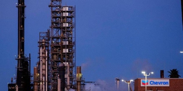 Petr&oacute;leo baja antes de conocerse reservas comerciales en EU