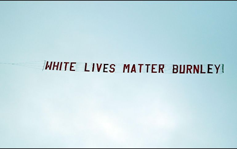 El Burnley lamentó la pancarta mostrada por algunos de sus aficionados y reiteró su total apoyo a la campaña 
