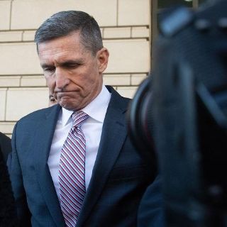 Corte de EU retira cargos contra Michael Flynn por escándalo de Rusia