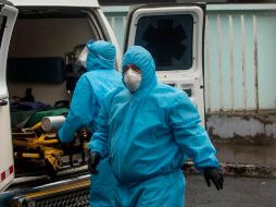 La fuente del contagio corresponde a uno de los pasantes que contrajo el virus fuera del hospital. EFE/E. Biba