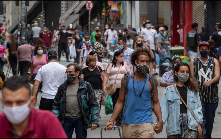 Los problemas económicos de los países latinoamericanos ha tornado difícil mantener las medidas de aislamiento para evitar contagios. AP/A. Penner