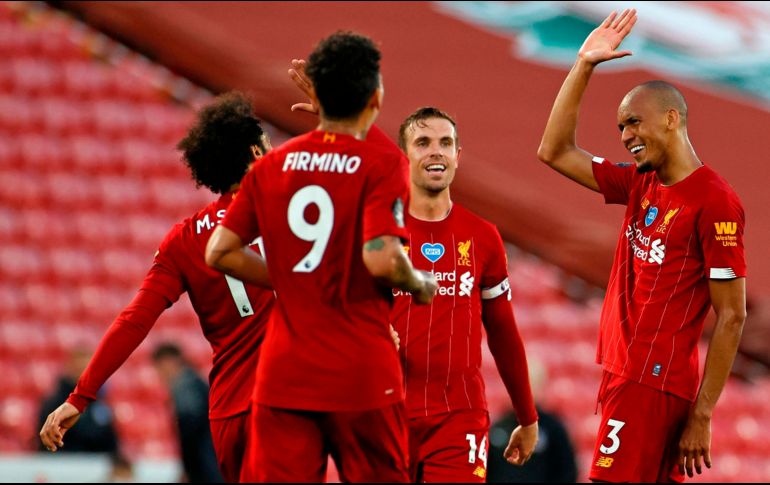 Si los citizens no suman tres puntos en su complicada visita a Londres, el Liverpool terminará con su sequía de 30 años sin título en la liga inglesa. AFP / P. noble