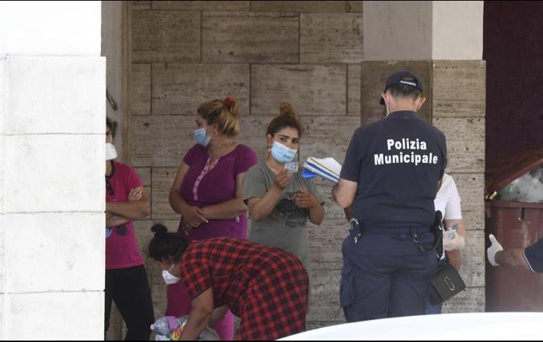 En total, 700 personas han sido aisladas en sus bloques de vivienda para evitar que se propague el contagio en Campania. EFE/C. Fusco