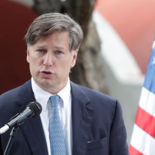 Landau responde a tuitera y desata polémica