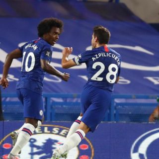 Chelsea le regala la liga al Liverpool