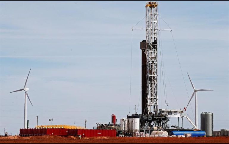 Este jueves, el barril de WTI para entrega en agosto ganó 1.9% a 38.72 dólares. EFE/L. Smith