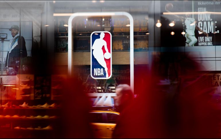 La NBA no ofreció las identidades de los jugadores contagiados, sin embargo, algunos nombres han sido divulgados en estos últimos días. AFP / ARCHIVO
