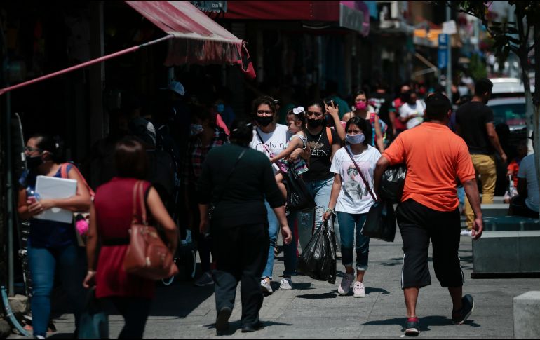 De seguir con el mínimo aislamiento la predicción se eleva a 15 mil 572 casos y 844 defunciones. EL INFORMADOR/ARCHIVO
