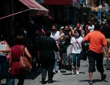 De seguir con el mínimo aislamiento la predicción se eleva a 15 mil 572 casos y 844 defunciones. EL INFORMADOR/ARCHIVO