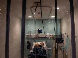 La UdeG calcula que, debido al bajo porcentaje de aislamiento, al finalizar el mes habrá 15 mil 572 contagios y 844 defunciones. AFP/M. Bernetti