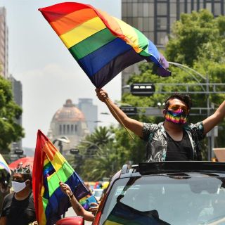 Miles participan en marcha digital del Orgullo Gay; denuncian asesinatos