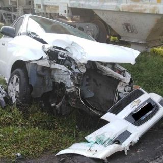 Choca contra el tren en Tlajomulco y se salva