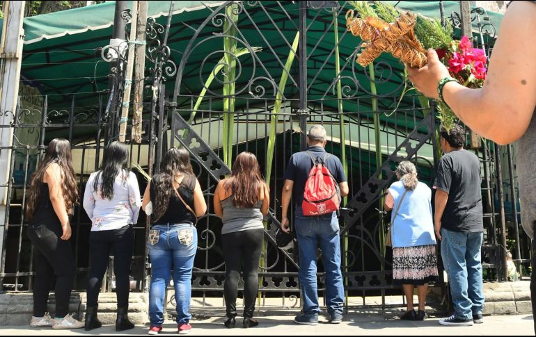 Se desconoce si los contagios se dieron por contacto entre ellos mismos o por contacto con los fieles. EFE / ARCHIVO