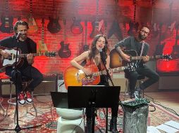 Paty Cantú abrió la velada con 