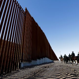 Tribunal Supremo de EU rechaza demandas ambientales contra muro de Trump