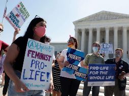 Activistas en contra del aborto se manifestaron este lunes frente a Corte Suprema en Washington, DC. AFP/A. Wong