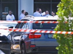 Autoridades informan que los sospechosos continúan prófugos horas después del ataque. AP / B. Self