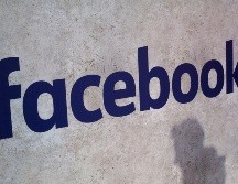 La firma de Zuckerberg facturó 17 mil 700 millones de dólares en los tres primeros meses de 2020, esto, con una caída de ingresos publicitarios debido a la pandemia de coronavirus y la consecuente crisis económica. ARCHIVO