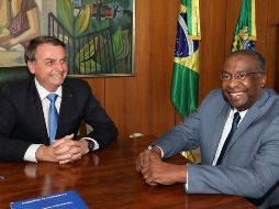 Carlos Alberto Decotelli (d) fue anunciado como nuevo ministro por el presidente Jair Bolsonaro (i). AFP/Presidencia de Brasil/ARCHIVO