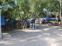 Aunque se implementaron medidas para reducir el riesgo de contagios en los campamentos, la acumulación de solicitantes de asilo crece día a día. EFE/A. Pineda-Jacome