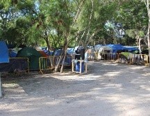 Aunque se implementaron medidas para reducir el riesgo de contagios en los campamentos, la acumulación de solicitantes de asilo crece día a día. EFE/A. Pineda-Jacome