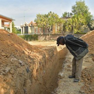Cadáver de un boliviano sospechoso de COVID-19 lleva dos días en su casa