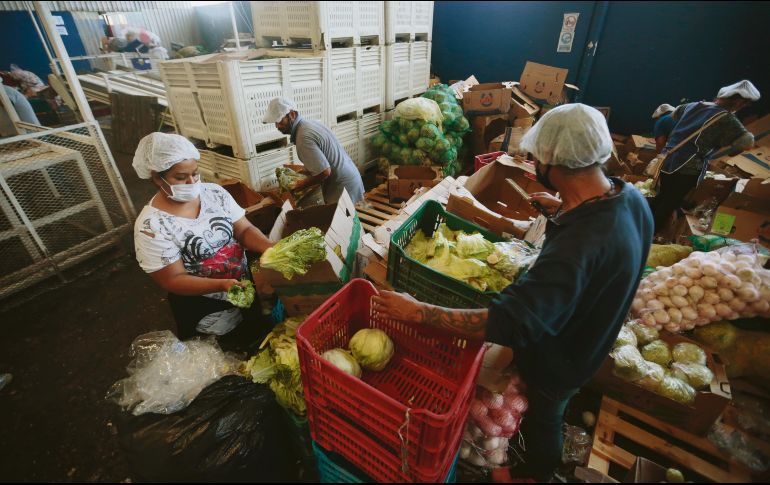 Organizaciones religiosas, civiles y empresariales impulsan programas de alimentos para beneficiar a los más pobres; sin embargo, faltan más estrategias del Gobierno para reducir el desperdicio de los productos. EL INFORMADOR/F. Atilano