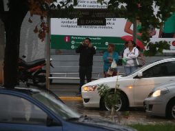 Después de las nueve de la mañana se comenzaron a recibir reportes de acumulación de agua en la vía pública. EL INFORMADOR / ARCHIVO
