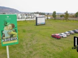 Permitirán el acceso a autos con un máximo de cuatro personas, motocicletas y bicicletas. FACEBOOK /@CinemaLiveGuadalajara