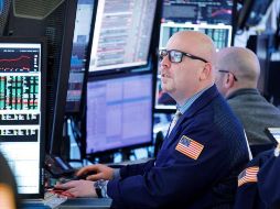 La economía estadounidense sumó una cifra récord de 4.8 millones de puestos de trabajo en junio, algo que impulsó al mercado bursátil. EFE/ARCHIVO