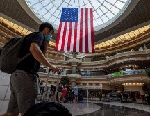 Un pasajero se dispone a viajar para la celebración del 4 de Julio en el Aeropuerto Hartsfield-Jackson, de Atlanta. EFE/E. Lesser