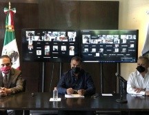 Rodriguez Calderón (c) exhortó a la población a ser responsables ante las medidas. TWITTER@nuevoleon