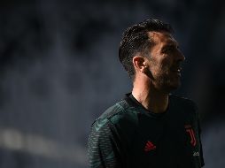 Además de Buffon, Paolo Maldini (647), Francesco Totti (619) y el argentino Javier Zanetti (615) han disputado más de 600 partidos en el futbol de Italia. AFP / M. Bertorello