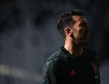 Además de Buffon, Paolo Maldini (647), Francesco Totti (619) y el argentino Javier Zanetti (615) han disputado más de 600 partidos en el futbol de Italia. AFP / M. Bertorello