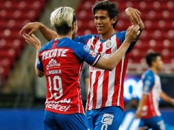 Jesús Angulo y José Juan Macías festejan uno de los goles anotados durante el partido. IMAGO 7