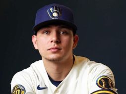 Luis Urías resultó asintomático y espera unirse a su equipo antes de que inicie la campaña. INSTAGRAM / @luisurias97