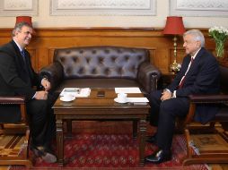 Durante la conversación telefónica el presidente López Obrador estuvo acompañado por el Canciller, Marcelo Ebrard. EFE