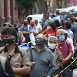 Filtros en centro histórico de Ciudad de México provocan largas filas