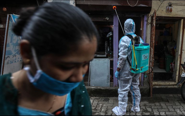 La OMS recordó que el pasado fin de semana se registraron 400 mil nuevos casos. EFE / D. Solanki