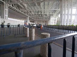 Vallas en la entrada de la Terminal 2 del aeropuerto en Ciudad de México. SUN/G. Espinosa