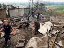 Más de un millar de bomberos, socorristas y miembros de la Guardia Nacional fueron movilizados en la zona. AFP/Servicio de Emergencias de Ucrania