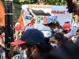 Seguidores de López Obrador también se han congregado en las inmediaciones de la Casa Blanca. AFP/N. Kamm