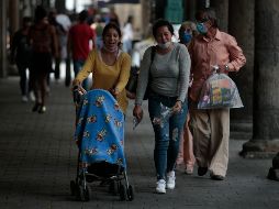 Luego del aumento de la movilidad y la tasa de mortalidad, el Gobierno de Jalisco frenó la apertura de sectores económicos. EL INFORMADOR/F. Atilano